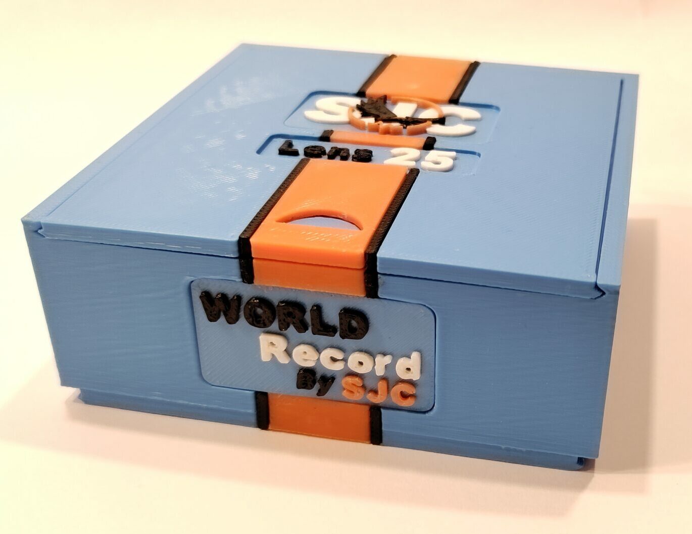 S9 - Boite à pneus GripMaster Sport 4x4 - L + 16 Portes Pneus + 1 Capot Porte Pneus - Bleue